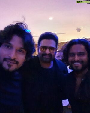 Naveen Shankar Instagram - ಸಲಾರ್ ಸಂತೋಷ ಕೂಟ ❤️

#salaar streaming on Netflix now ! 

@salaarthesaga @hombalefilms #prashanthneel @vkiragandur @bhuvanphotography @actorprabhas  @pramodactor1 @ravibasrur @madhuguruswamy_official @vajrang_shetty @sauravlokesh @shashank.editor @crthe_big_man