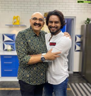 Naveen Shankar Instagram - ಬೊಂಬಾಟ್ ಭೋಜನದ ಇಂದಿನ ವಿಶೇಷ ಅತಿಥಿ 
 @naveen.shankar.98 

ವೀಕ್ಷಿಸಿ  ಬೊಂಬಾಟ್ ಭೋಜನ ಇಂದು ಮದ್ಯಾಹ್ನ 12:00 ಗಂಟೆಗೆ  ನಿಮ್ಮ ನೆಚ್ಚಿನ ಸ್ಟಾರ್ ಸುವರ್ಣ ವಾಹಿನಿಯಲ್ಲಿ ಮಾತ್ರ 

@starsuvarna @bombaatbhojana @sihikahichandru @kfi_updates @kannada_tv__updates_ @star_suvarna_updates_official @namma_kfi @kannadanews_kfiinsider @kfi.kannadafilmindustry @cini__world @cini_cuts @tellywood_kannada @kannada_tv__updates_ 
#starsuvarna #starsuvarnakannada #BombatBhojana #sihikahichandru
#karnataka #bangalore #mysore #udupi #mangalore #tumkur #hassan #mandya #kfi #kannadafilm #kannadasongs #kannadafilm #kannadafilms #kannadafilmindustry