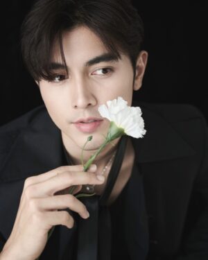 Nawasch Phupantachsee Instagram - Be my Valentine.🌹🤍