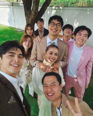 Nawasch Phupantachsee Instagram - จากที่แซวกันวันนั้นสู่วันนี้เวลามันผ่านไปเร็วมาก..

ยินดีกับทั้งเดียร์และกล้าด้วยนะ จากนี้ไปไม่ได้อยู่ตัวคนเดียวแล้ว จะมีอีกคนที่ต้องคอยดูแลซึ่งกันและกัน เติบโตไปด้วยกัน ก็ขอให้ทั้งคู่มีความสุขกับชีวิตคู่ มีความรักที่ดีและแข็งแรงขึ้นไปเรื่อยๆ
จับมือกันแน่นๆแบบนี้ตลอดไปเลยนะ🤍