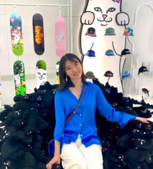 Nayu Matsubara Instagram - 私が2ヶ月近く住んでいたホテルのある
メルローズ🌹
ファッションのお店がいっぱい
イヴァナのスタジオもこのエリアなので沢山散策しました🚶

自分のファッションとは違うけど私はこの少しふざけた猫さんが好きです🐱🐈‍⬛
Tシャツとか靴とかたまに着てるw

スニーカーとかカジュアルファッションが欲しい時にブラブラすると面白いエリア！
　　

#melrose #メルローズ　#ロサンゼルス生活　#ロサンゼルス旅行　#ロサンゼルス旅行記 #ripndip #リッピンディップ #ストリートファッション　#ivanachubbuckstudio