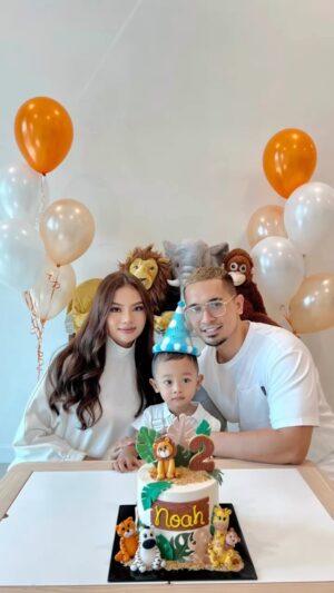 Nazrief Nazri Instagram - Dah 2 tahun dah anak daddy, Alhamdulillah. 
.
Banyak cabaran masa melahirkan dan membesarkan anak di zaman PKP . 
Luckily , daddy ada mommy @angellajoliey yg sgt supportive and strong❤️
.
Semoga @littlenoahjourney membesar menjadi anak yg soleh,sihat dan berjaya dunia akhirat. Daddy and mommy loves you❤️