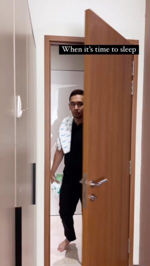 Nazrief Nazri Instagram - Everytime bila daddy nak tidurkan Noah🤦🏻‍♂️.
.
Anak korang mcm ni jgk tak? Korang buat macam mana ea? Share sikit😭