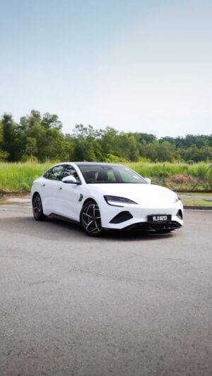 Nazrief Nazri Instagram - Harga bawah RM200k tapi lagi laju dari supercar?😱

Yes! BYD SEAL ni boleh pecut dari 0-100km/h 3.8 saat je.

Selain tu, ada banyak lagi features yg best2. Fast-speed charging, 15.6 inch monitor display, HIFI Dynaudio Premium Audio 12 speaker dan mcm2 lagi.

Boleh dtg BYD Showroom utk dtg test drive and rasa sendiri pecutan 3.8 saat kereta ni. Mmg AWESOME!

*tertakluk pada terma & syarat 

@bydcarsmalaysia

#BYD #BuildYourDreams #BYDWorld1NEV #BYDSeal #BYDCarsMalaysia
