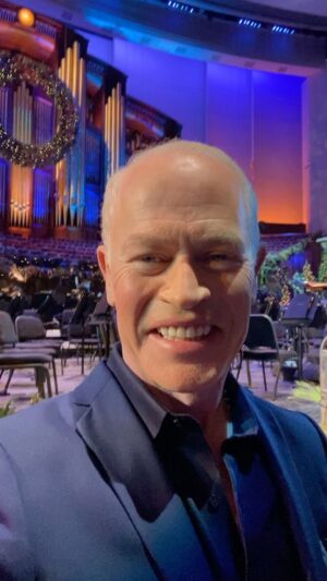 Neal McDonough Instagram - Merry Christmas everyone! It is such an honour and a blessing to be the narrator for this year‘s Tabernacle Christmas special here in Salt Lake City! And I’m so excited that Ruvé and the kids will be here to watch this magnificent show tonight. Thank you my love for bringing the family up and supporting me this evening! You are my inspiration! I love you to the moon and back times infinity! 
#mormon #catholic #god #jesuschrist #christian #love #faith #family #life @pbs @thetabernaclechoir #utah
