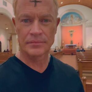 Neal McDonough Instagram - Have a blessed and amazing Lenten season!! Be strong.. be good.. be positive… for HIM!! #catholic #jesuschrist  #lent  #family #love #god @cinedigm_ent  @insp_tv