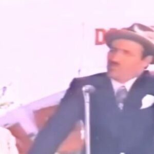 Nebil Özgentürk Instagram - KEMAL SUNAL'ı.  3 TEMMUZ 2000 yılında kaybettik..

Tanımış olmaktan onur duyduğum büyük bir aktördü KEMAL ABİ.. 

Anısı önünde saygıyla. @gullsunal @alisunal @ezosunal 

(Belgeselimizin tamamı KEMAL SUNAL MÜZESİ'NDE..) @istanbulbuyuksehirbld @ekremimamoglu