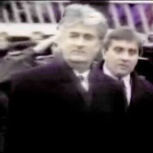 Nebil Özgentürk Instagram - BU KEZ, SIRP FAŞİSTLERİNİN EN ZALİM EN ALÇAK OLDUĞU GÜNÜN YIL DÖNÜMÜ... 

11 TEMMUZ 1995'te, BOSNA-SREBRENİTSA SOYKIRIMI yaşandı.. Birleşmiş Milletler, geçen ay, 11 TEMMUZ'u "SOYKIRIM GÜNÜ" ilan etti.. 

İnsanlık her dönem kanıyor, insan olmayanlar, insanlığı yok ediyor.. 

ÇETİN TEKİNDOR seslendirmesiyle belgeselimizden..