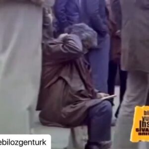 Nebil Özgentürk Instagram - Aziz NESİN.. Ölüm yıldönümü... 

Cesaretin, özgüvenin, zekanın,  dayanışma ve çalışkanlığın büyük ismiydi... 

Anısı önünde saygıyla.. 

Belgeselimizden. Bir Yudum İnsan’dan kısa bir kesit.. 

Aziz Abi, cimri değil tutumluydu. Gelirini, birikimini çocuklara, çocuklar için kurduğu Nesin Vakfı'na ayırırdı. Mirasını da.. 

"Öyle bir ağlasam
Öyle bir ağlasam çocuklar
Size hiç gözyaşı kalmasa.

Öyle bir aç kalsam
Öyle bir aç kalsam çocuklar
Size hiç açlık kalmasa.

Öyle bir ölsem
Öyle bir ölsem çocuklar
Size hiç ölüm kalmasa"
 
Aziz Nesin.."