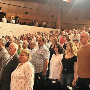 Nebil Özgentürk Instagram - Aşık MAHZUNİ türküleri... Sözler.. MUHABBET.. Belgesel.  BURSA'da, erenler ruhuyla muhteşem saatler.... Orkestra şefi Can Coşkun'un notalar arasındaki büyük sihri.  @alevikulturdernekleribursa yönetici ve üyelerinin yüksek gönüllü dostlukları..