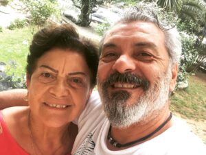 Necmi Yapıcı Instagram - Beş gün ne çabuk geçti .. Ama güzel zaman geçirdik 🤗Seneye tekrar görüşmek üzere canım anam, canım kardeşim .. Sizi seviyorum ❤️❤️❤️