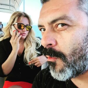 Necmi Yapıcı Instagram - Evliliğimizin 6. Yılı bitti Nihom 🧿❤️🔥🎂♾ İyi ki o gün kulise gelmişsin ve ben sana o bakışı iyi ki atmışım @nihandurukan 😃😉 Nice senelerimiz olsun Aşkla sağlıkla🙏❤️ Seni çok seviyorummmm