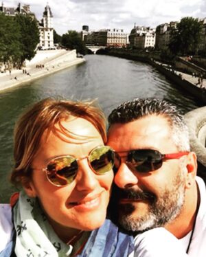 Necmi Yapıcı Instagram - Evliliğimizin 6. Yılı bitti Nihom 🧿❤️🔥🎂♾ İyi ki o gün kulise gelmişsin ve ben sana o bakışı iyi ki atmışım @nihandurukan 😃😉 Nice senelerimiz olsun Aşkla sağlıkla🙏❤️ Seni çok seviyorummmm