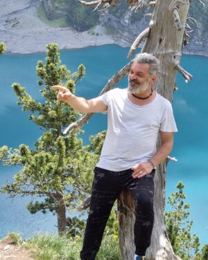 Necmi Yapıcı Instagram - Bir kaç gündür paylaşımlarla @gulegulegultekinle programı için çektiklerimizden bir kaç küçük görüntü ve fotoğraf paylaştım asıl macera , tehlike , adrenalin , komedi, gerilim  programda olacak 😎 Çooook eğlenceli oldu bizim için . Hayatım boyunca unutamayacağım dört gün yaşadık sevgili dostumuz Gültekin Kiltan ile ( @boafilm ) Sonsuz teşekkürlerimizle 🙏💜💐