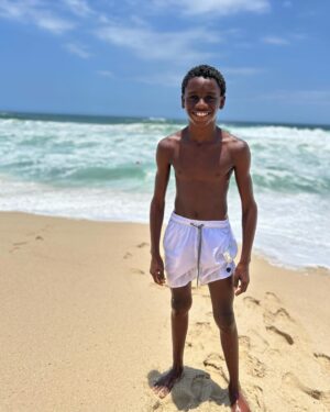 Nego Ney Instagram - Fala família 

Aqui estou eu agradecendo esse ano de 2023 que foi incrível de vivência sensacional com pessoas maravilhosas e experiências incríveis! 
Valeu Deus, Valeu meus guias !
Axé

Obrigado 2023
Venha 2024 🤩💪🏾