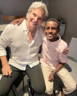 Nego Ney Instagram - Estreia hoje nas telonas o filme @nossolar2_ofilme um filme espírita que tive o prazer e satisfação de participar e dividir set com essa galera incrível foi bom demais! Aguardo vocês em 🤩

@wagnerassis1111 @feb_oficial 
#nossolar2osmensageiros