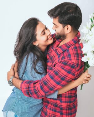 Neha Gowda Instagram - @reflectionsbysupriya 

I just wanted to take a moment to thank you for the amazing pictures you took of me and Chandu for our pregnancy reveal. They turned out exactly how we wanted—simple and beautiful, capturing this special moment perfectly. Your talent and attention to detail truly shine through, and we couldn’t be happier with the results.

Thank you again for helping us create such wonderful memories.