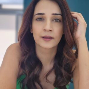 Neha Jhulka Instagram - When you just feel pretty n wow....
Pleasant n blissful 😊 ☺️ 
It comes from within 

#colouroftheday #photooftheday #pretty #closeup #selfietime #click #Happy #smilemore