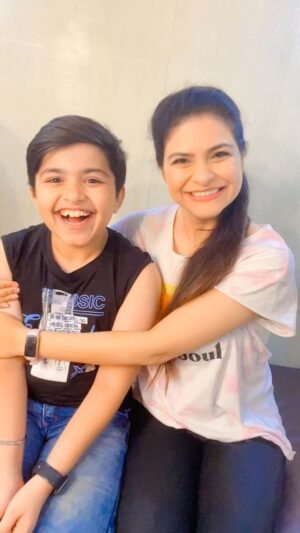 Neha Kaul Instagram - Never underestimate the power of a kamzor padhai likhai 🤭

#kapilsharmashow #funnyreels #funnyvideos #reelsindia #reelitfeelit #reelkarofeelkaro #reelsinstagram #trendingreels #instagood #parentvows