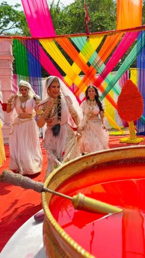 Neha Kaul Instagram - Having fun under the sun ✨✨

@shashisumeetproductions @sonysab 
#dhruvtara #dhruvtarasamaysadisepare #holiiscoming #holishoot #shootdiaries #tvserial #sabtv #actor #influencer #onset #trendingaudio