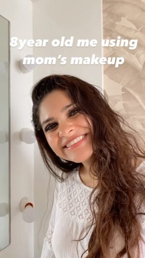 Neha Kaul Instagram - The 90’s when more was less 😂 

#memes #reelsindia #reels #funnyvideos #funnyreels #reelsinstagram #foxeyes #strongeyemakeup #90’smakeup #actor #influencer #blogger #entertainment