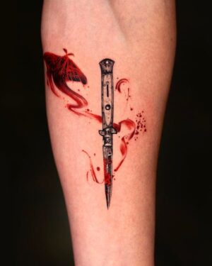 Neil Druckmann Instagram - Well… I’ve done it! Been threatening for years to get a The Last of Us tattoo… and I finally pulled the trigger! Thank you, @oozy_tattoo for the gorgeous design and craftsmanship. I absolutely love it!

@clmazin, you can get off my back about it now! @ashleythejohnson & @shannonwoodward… it’s your turn!