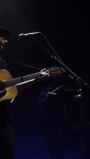 Neil Young Instagram - ‘From Hank To Hendrix’

From the 'Noise & Flowers’ concert film that encapsulates the memorable 2019 tour across Europe with Promise Of The Real
@promiseoftherealofficial 

The live album & film are available on double vinyl, CD, blu-ray, & deluxe edition box set this Friday, August 5th

Watch the full length video now through the link in our bio