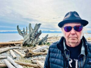 Neil Young Instagram - the past
the future 
the trees 

#saveancientforests 
#unitedforoldgrowth 
#protectoldgrowthforests 🌲🌲🌲