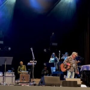 Neil Young Instagram - Soundcheck🎶
@stephenstillsofficial 
@lightuptheblues 
☮️ &💜
