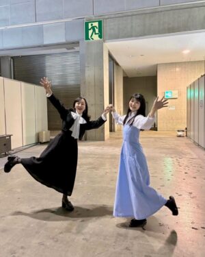 Neki Matsuzawa Instagram - はやみん♡♡♡

移動中に目の前から好みの女性が歩いてくるなと思ったら早見沙織ちゃんで、嬉し過ぎてお写真撮りました。笑

お靴を履き替える前なのに、ありがとうございます！

#animejapan2024
#早見沙織 さん