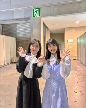 Neki Matsuzawa Instagram - はやみん♡♡♡

移動中に目の前から好みの女性が歩いてくるなと思ったら早見沙織ちゃんで、嬉し過ぎてお写真撮りました。笑

お靴を履き替える前なのに、ありがとうございます！

#animejapan2024
#早見沙織 さん