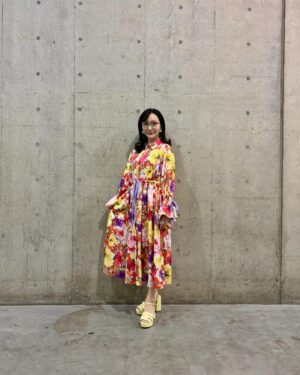 Neki Matsuzawa Instagram - アニメジャパン【推しの子】ステージ、有馬かなのお声を担当されている潘めぐみちゃんと。
肩がsexyだったので確認させていただきました。笑

テレビアニメ第2期の最新情報で大盛り上がりでしたが、当たり前のように東京ブレイドの紹介だったのが面白かったです。

お衣装は作品に沿ったカラフルなイメージで、足元にMEMちょを添えて。

one-piece
@adelly.tokyo
accessory
@matildarose_official
shoes
@charleskeith_jp

推しの子旋風は更に続きそうですね。

#推しの子
#oshinoko 
#AnimeJapan2024