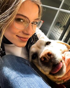 Nela Kailová Instagram - Miluji tě…. 16 let se mnou miláčku můj🙏🏻❤️ věřím, že už se budeš mít dobře🙏🏻🕊️DOROTKO❤️🕊️🐶 Nikdy nezapomenu!