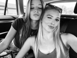 Nela Kailová Instagram - 🖤sis🔥