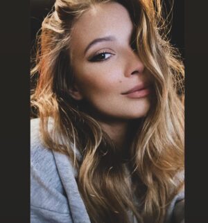 Nela Kailová Instagram - 🖤