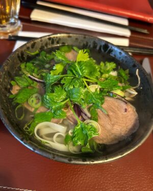 Nela Kailová Instagram - Dneska jsem měla možnost se najíst v jedné z nejlepších vietnamských restaurací v Praze❤️ Bylo to v @madamelynrestaurant 🙏🏻❤️
Upřímně jsem se takhle dobře dlouho nenajedla 👑 byl to úžasný zážitek plný chutí🙏🏻 Bylo to nezapomenutelný a určitě restauraci všem doporučuji!!!!🙏🏻❤️
Děkuji!❤️
#food #vietnamesefood