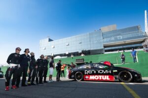 Nelson Piquet Jr. Instagram - Registros do último dia da terceira etapa, até mais Interlagos, Estamos chegando Cascavel! 🏁
.
.
.
#race #stockcar #piquet

📸 @josemariodias