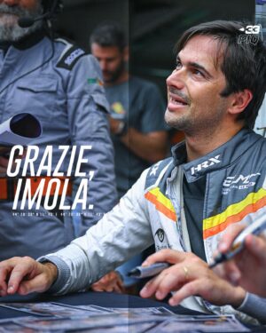 Nelson Piquet Jr. Instagram - Grazie, Imola.

🇧🇷 🏁 Concluímos mais uma etapa da @elms_official hoje em Imola! Terminamos na P4, mas o carro da @equipevirage vem evoluindo bastante ao longo da temporada. 🚀
Agradeço a todos os fãs que nos acompanharam no autódromo de Imola e também aqueles que assistiram pela transmissão no YouTube. Agora vamos para próxima! 

—————————————

🇬🇧🏁 We wrapped up another exciting @elms_official race today in Imola! We finished P4, but the @equipevirage car has been making great progress throughout the season. 🚀
Thank you to all the fans who joined us at the Imola racetrack and those who watched the live stream on YouTube. Your support makes all the difference! 

—————————————

📸 @fotospeedy_it 

@elms_official
@groupvirage
@motulbr
@pratycestruturasolar
@agenciapisco

#NelsonPiquetJr #PIQ33 #NelsinhoPiquet #Elms #lemansseries