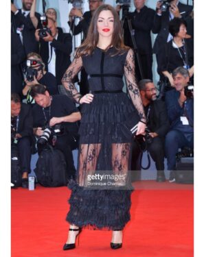 Neraida Bega Instagram - 74° Venice Film Festival ♥️ @suburbiconmovie .
Styled by @gius_cecca 
Dress @aniyeby 
Shoes @soebedar 
Pic by @dominique_charriau 
Thank you @hysideisofficial @soniahysideis 
#suburbicon #venicefilmfestival #actress #redcarpet