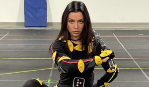 Neraida Bega Instagram - HERE WE GO!!! 
I am sooo excited to join the 
@playapex family!
Very grateful for opportunity to work with such an amazing team!! Thank you for having me as ASH! @ea @respawn @imbizbear @greg.caldwell @workout_song @playapex 
•
Thank you @mikechatxma @xmaaction for the action and sword training.
I Cannot wait for everyone to see what’s coming 🗡 #playapex #apexlegens #ash #ea #xma #neraidabega