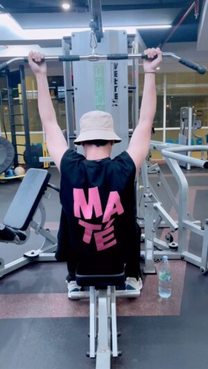 Nha Suwanon Instagram - เสื้อตัวนี้ผ้าดีมาก ทรงสวยมากก..!! @mate___official 🔥🔥🔥