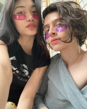 Nhung Hong Instagram - Endlich bereits für‘s Wochenende.