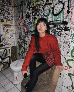 Nhung Hong Instagram - Pose