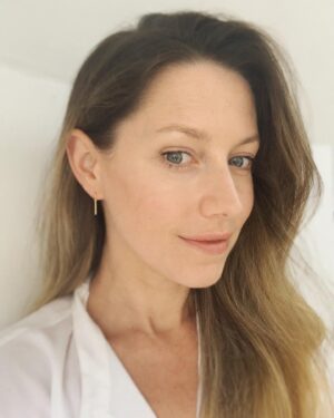 Niamh Walsh Instagram - Honour and a privilege to have designed these with @vurchoojewellery, an ethical, independent jeweller whose #studsofhope collection donate a % of proceeds to good causes all round the world. These are for @irishcancersociety, they come in gold & silver, I haven’t stopped wearing them, and the link is in my bio for a gorgeous Christmas present that will do some good! #ethicalfashion #ethicaljewelry