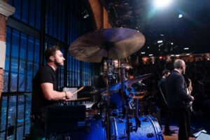 Nic Collins Instagram - ~ That’s a wrap on an awesome week sitting in with the @8gband on @latenightseth. Massive thank you to the band for having me and to @erx11 for making it happen! 📺🗽 ~

Photos by: @lloydbishop / ©️NBCUniversal

@gretschdrums @sabiancymbals @promarksticks @remopercussion @dwdrums