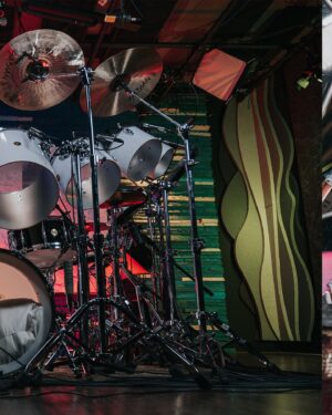 Nic Collins Instagram - Get ready for “The Grooves of Genesis” w/ @nic_collins 👌🏼

TOMORROW AT 6am PST 🚨

Nic will break down some of the most iconic parts his father, Phil Collins, created and show us how he makes them his own. 🤩
.
.
.
.
.
@nic_collins @officialphilcollins
#drumeo #drumcover #drums #drummer #drummers #drumming #instadrums #drumstagram #drummersofinstagram #drumfam #drumlife #drummerlife #we_love_drums #drumuniversity #igreels #reelsinstagram #reels #drumset #drumkit #drumsticks #philcolins #whiplash #genesisband #drumsdrumsdrums #bateria #baterista #drumvideo #drumeo #teamdrumeo #philcollins