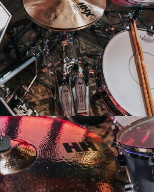 Nic Collins Instagram - Get ready for “The Grooves of Genesis” w/ @nic_collins 👌🏼

TOMORROW AT 6am PST 🚨

Nic will break down some of the most iconic parts his father, Phil Collins, created and show us how he makes them his own. 🤩
.
.
.
.
.
@nic_collins @officialphilcollins
#drumeo #drumcover #drums #drummer #drummers #drumming #instadrums #drumstagram #drummersofinstagram #drumfam #drumlife #drummerlife #we_love_drums #drumuniversity #igreels #reelsinstagram #reels #drumset #drumkit #drumsticks #philcolins #whiplash #genesisband #drumsdrumsdrums #bateria #baterista #drumvideo #drumeo #teamdrumeo #philcollins