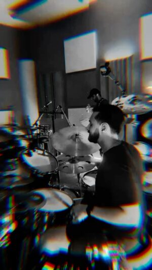 Nic Collins Instagram - ~ Part 2 of the last post @betterstrangers.wav 👁️🤓 Singer auditions taking place in the band DM’s so hit it up if you’re game 👊 ~

@gretschdrums @dwdrums @sabiancymbals @remopercussion @promarksticks @gewadrums

#Rock #HardRock #ProgressiveRock #AlternativeRock #Band #Drums #Guitar #Bass #Singer