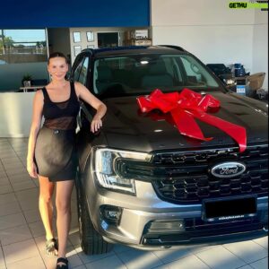 Nic Naitanui Instagram - 𝙁𝙖𝙢𝙞𝙡𝙮 𝙗𝙪𝙨𝙞𝙣𝙚𝙨𝙨! 
⠀
For over a decade the @midwayfordwa family has looked after me. Now @rcipro has welcomed @brittanybown into the domain. So proud and thankful to be part of Midlands best independent family owned and run business in the new @fordaustralia 2024 Raptor and 2024 Everest. 
⠀
#brandambadsadors #midwayford #midland #fordeverest #fordraptor #midwaymidland