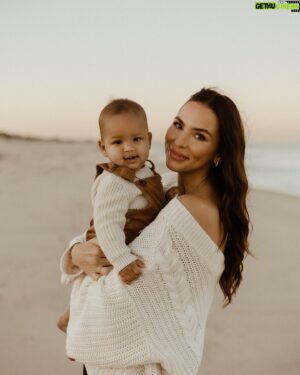 Nic Naitanui Instagram - Happy 30th @brittanybown so proud of everything you’ve achieved and still yet to! Thanks for being the most beautiful  mummy to little ezzy ❤️ can’t wait for number two and what the future holds #youatleastthirty